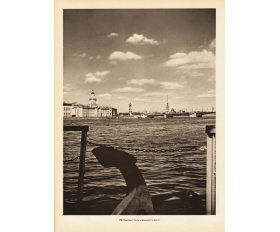 1957 год. Панорама Невы у Дворцового моста